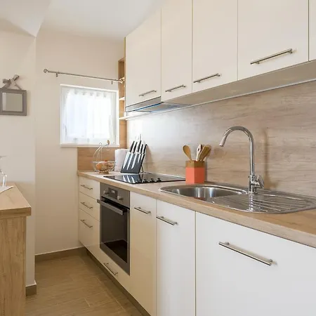 Libero Lägenhet Podstrana